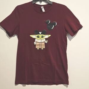 Bella Canvas Star Wars The Mandalorian maroon short sleeve graphic tee Med.